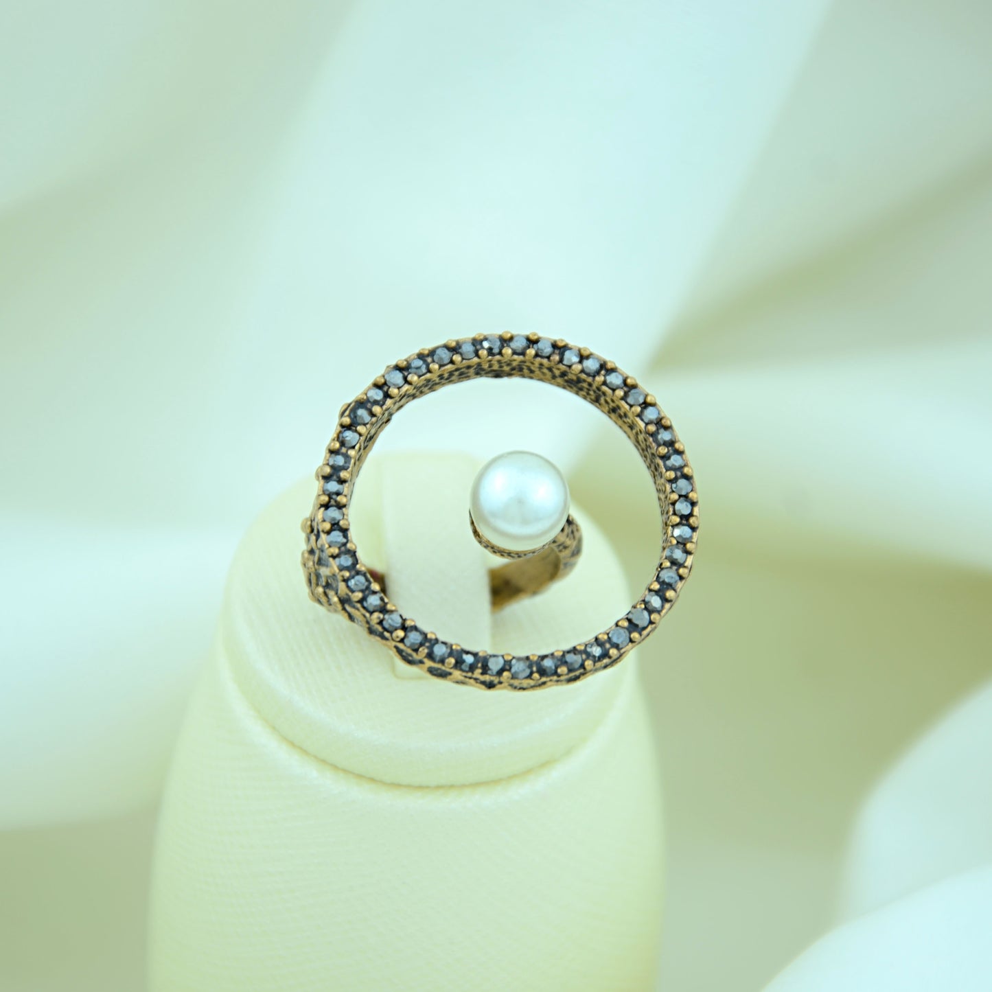 VIP model Pearl And Hematite Women's Ring - RIPP57