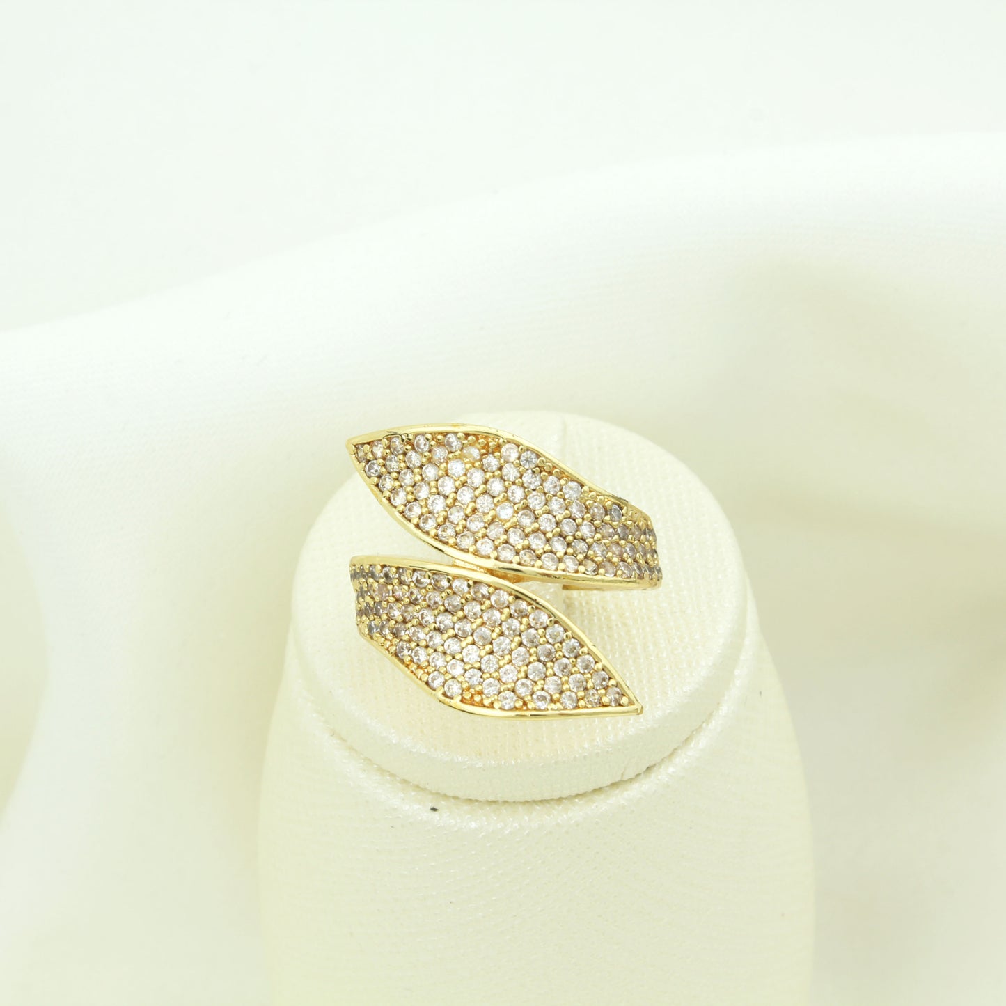 Zircon Stone Gold Color Women's Ring - RIP104