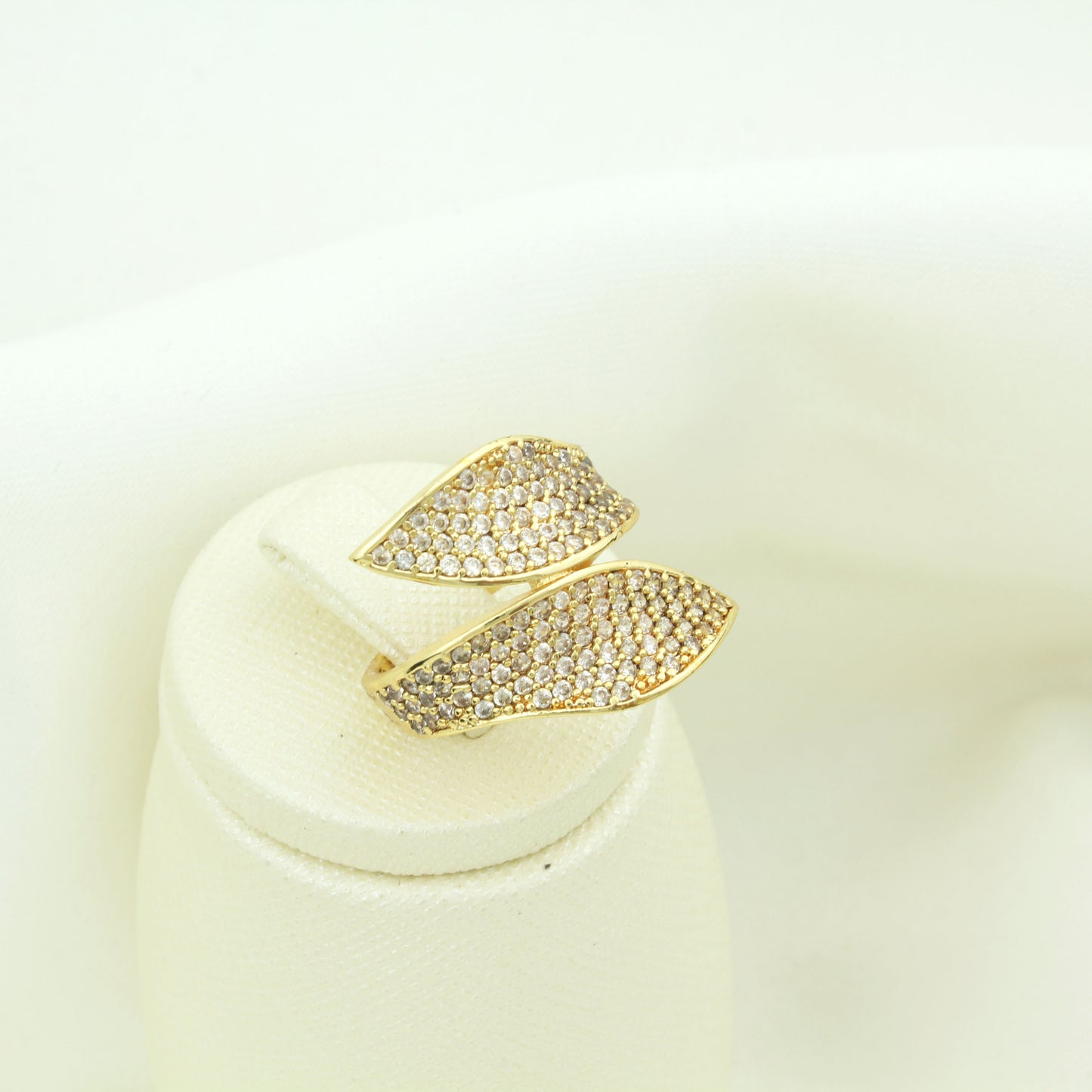 Zircon Stone Gold Color Women's Ring - RIP104