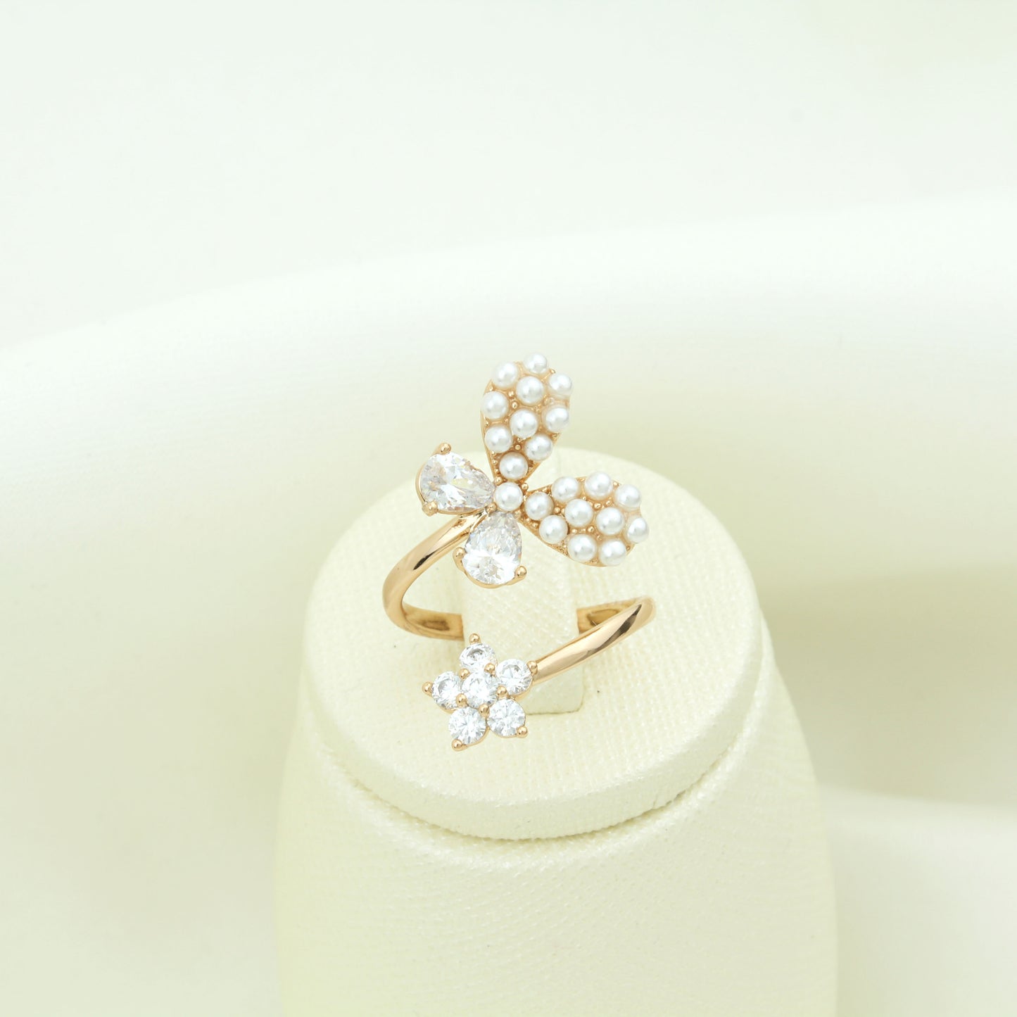 Butterfly Model Zircon Stone And Pearl Gold Color Women's Ring - RIP158