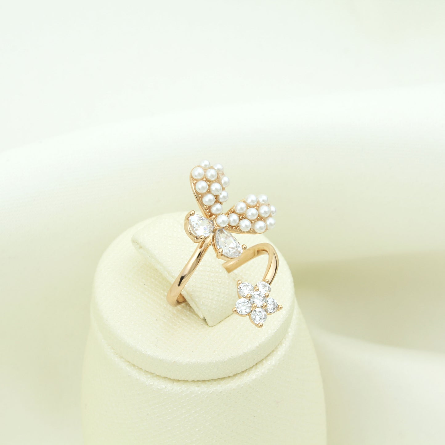 Butterfly Model Zircon Stone And Pearl Gold Color Women's Ring - RIP158